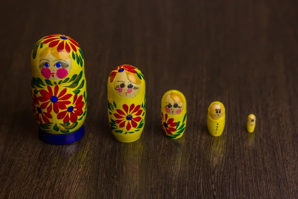 Bonecas de nidificação russas, babushkas ou matryoshkas — Fotografia de Stock