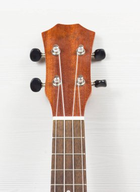 ukulele Hawai gitar sap kafası