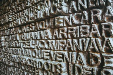 Barcelona, İspanya 'daki Sagrada Familia Cephesi' nin detaylı görüntüsü. Katalan mimar Antoni Gaudi tarafından tasarlanmış Roma Katolik Kilisesi.