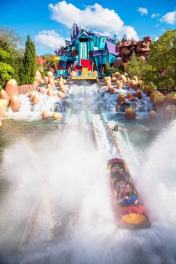 Dudley-sağ Ripsaw Falls Universal Studios Adaları'nda macera Tema Park binmek