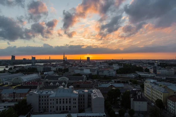 Wunderschöner Sonnenuntergang Mit Blick Über Die Stadt Riga Lettland — Stockfoto