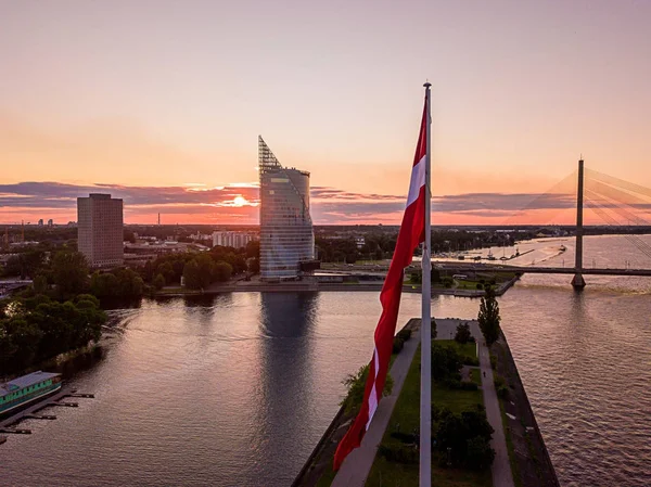 Vista sul tramonto su Riga in Lettonia — Foto Stock