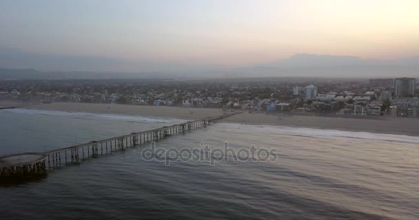 Вид Воздуха Пирс Возле Пляжа Венеции Лос Анджелесе Время Восхода — стоковое видео