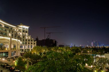 Manzarası görünüm Dubai Alışveriş Merkezi, Dubai Çeşmesi'ne ve Burj Khalifa, dünyanın en yüksek gökdelen