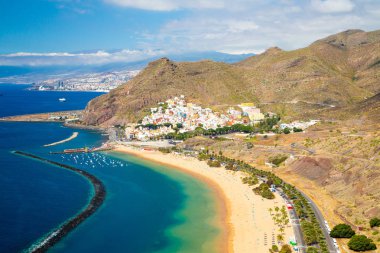 Teresitas görünümü Tenerife adasında plaj