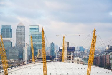 O2 arena ve Canary Wharf görünümünden teleferik