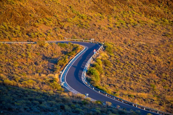 Straße auf den Hügeln der Insel Gran Canaria — Stockfoto