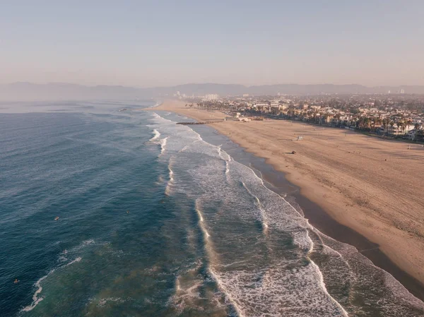 Nascer do sol na praia de Veneza, em Los Angeles — Fotografia de Stock