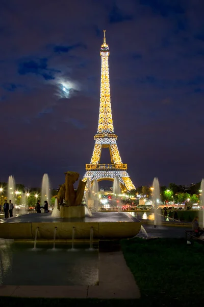 Paris França Abril 2016 Incrível Peça Arquitetura Torre Eiffel Frente — Fotografia de Stock