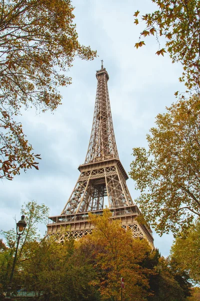 Hermosa Vista Torre Eiffel Desde Abajo Increíble Diseño Arquitectura — Foto de Stock