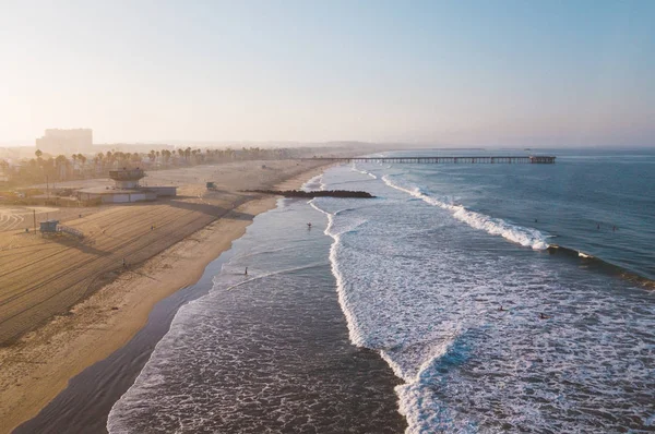 Los Angeles'taki Venedik plaj güneş doğarken — Stok fotoğraf