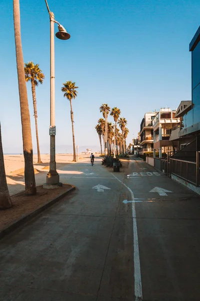 Vackra Venedig Strandområde Los Angeles Cyklar Vägen Ner Havet Nära — Stockfoto