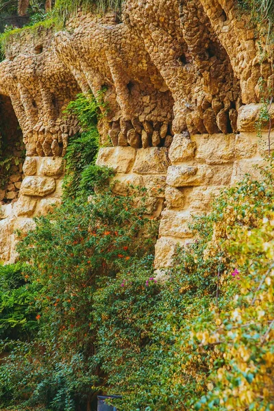 Стовпці Серед Дерев Каменю Парк Гуель Спроектував Антоніо Гауді Барселоні — стокове фото