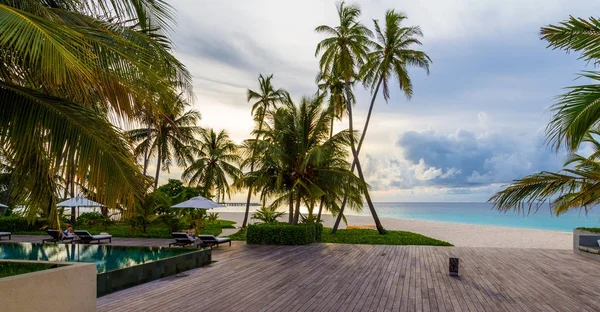 Perfeito Ilha Tropical Paradisíaca Praia Maldivas — Fotografia de Stock