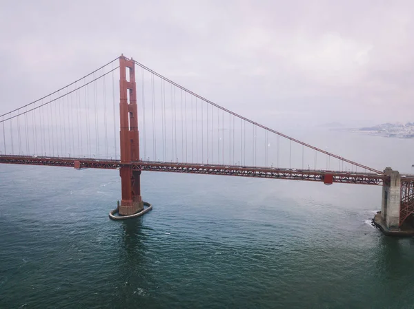 San Francisco Golden Gate Köprüsü Bulutlar Yukarıda Nefes Kesen Hava — Stok fotoğraf