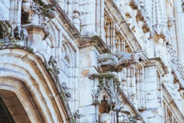 Brussel dragon sculpture
