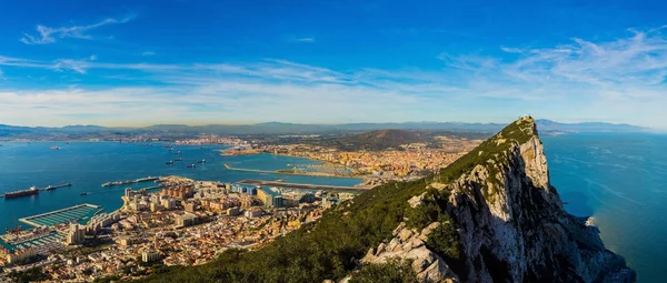 Hermosa Vista Panorámica Del Océano Sobre Roca Gibraltar Ciudad Alrededor — Foto de Stock