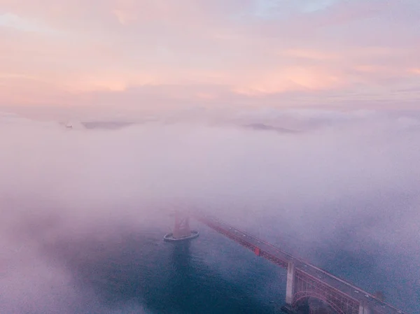 Güzel San Francisco Görünümüyle Yukarıdan Golden Gate Köprüsü Havadan Görünümü — Stok fotoğraf