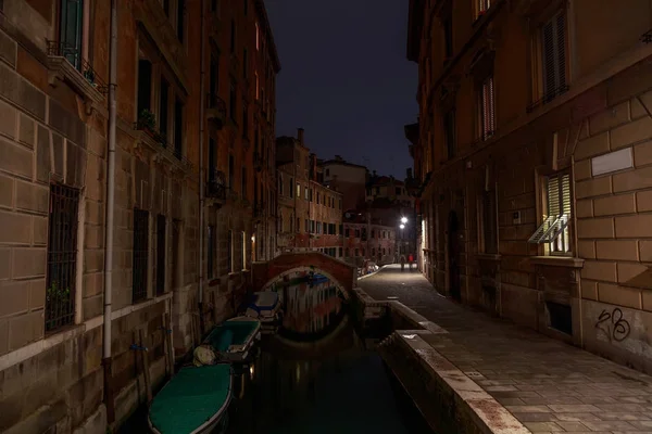 Lege Smalle Gezellige Grachten Van Venetië Het Midden Van Nacht — Stockfoto