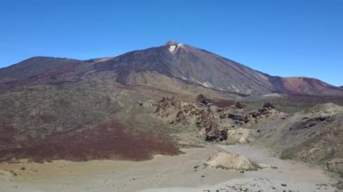 Teide yanardağı güzel havadan görünümü bir Tenerife adasında.