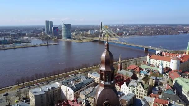 Hermosa Vista Aérea Riga Desde Arriba Debajo Las Nubes Durante — Vídeos de Stock