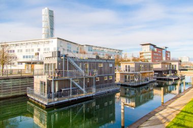 Turning Torso gökdelen ile Batı liman alanı