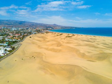 Maspalomas tepeleri Atlantik Okyanusu tarafından havadan görünümü
