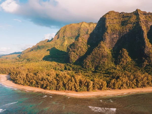 惊人的全景的 巴利海岸悬崖从上面 空中场景 美丽的夏威夷群岛 人间天堂 — 图库照片