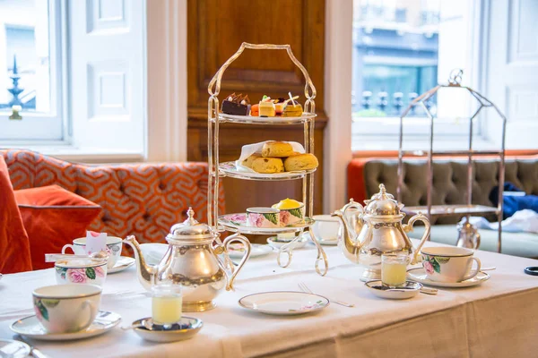 Klasické odpolední čaj Londýn s anglickou snídani — Stock fotografie