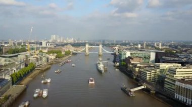 Yukarıdan Londra şehrinin muhteşem havadan görünümü. 