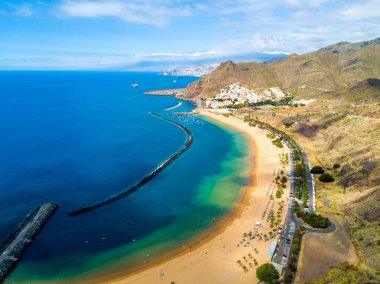 Teresitas görünümü Tenerife adasında plaj