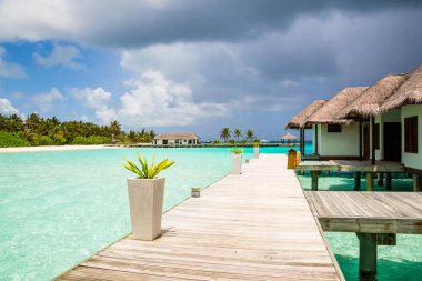 Okyanusu, klasik Villa Ada. Güzel görünüm Maldivler üzerinde su Villa.