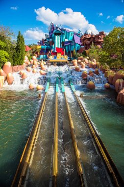 Dudley-sağ Ripsaw Falls Universal Studios Adaları'nda macera Tema Park binmek