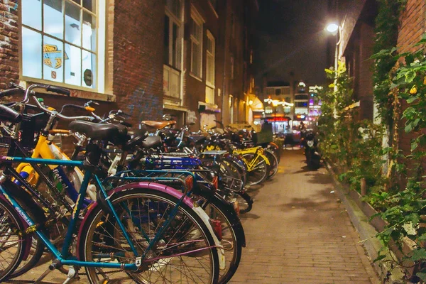 Bikes Parked Street Night Amsterdam Amazing Narrow City Street — Stock Photo, Image