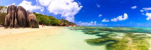 Seychelles Adaları Nın Kıyısında Güzel Egzotik Plajı — Stok fotoğraf
