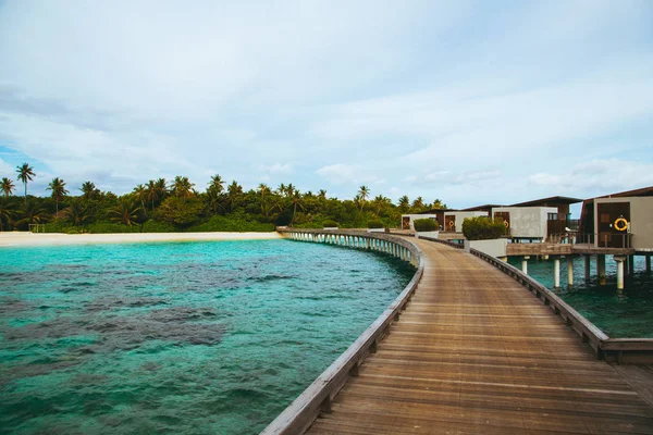 Largo Embarcadero Vacío Las Maldivas Con Arrecifes Coral Agua — Foto de Stock