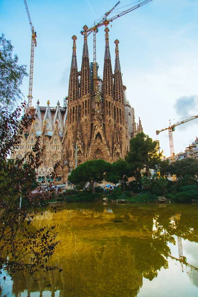 Barcelona 'daki Sagrada Ailesi