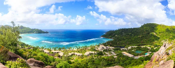 Der Blick Von Oben Auf Die Insel Und Den Ozean — Stockfoto