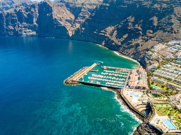 Los gigantes cliffs auf teneriffa — Stockfoto