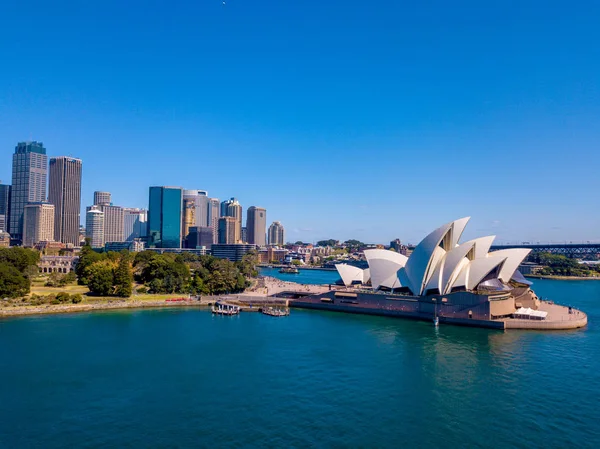 令人惊叹的空中画面从上面的悉尼城市海港大桥 歌剧院蚂蚁海港 2016年4月10日 澳大利亚悉尼 — 图库照片