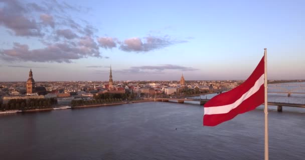 Hermosa Vista Aérea Atardecer Sobre Presa Riga Letonia Con Una — Vídeos de Stock