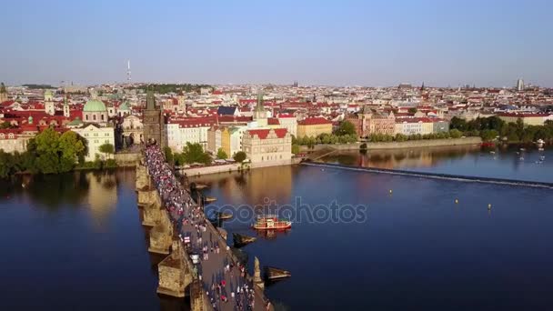 Increíble Vista Aérea Del Puente Charles Praga Desde Arriba Hermoso — Vídeos de Stock