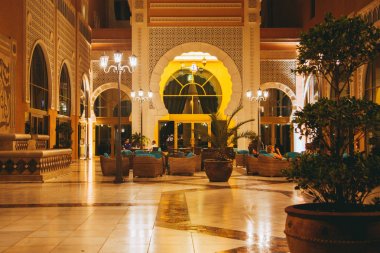 Emirates Sarayı otel Dome dekorasyon 