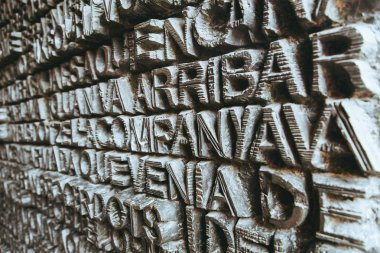 Barcelona, İspanya 'daki Sagrada Familia Cephesi' nin detaylı görüntüsü. Katalan mimar Antoni Gaudi tarafından tasarlanmış Roma Katolik Kilisesi.