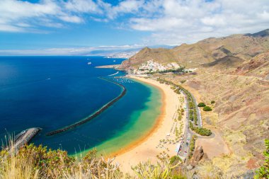Teresitas görünümü Tenerife adasında plaj