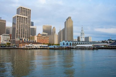 San Francisco manzarası görünümünde okyanustan güzel manzara