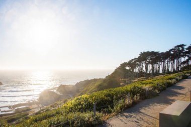 San Francisco Körfezi'nin manzarasına Pasifik Okyanus Manzaralı 