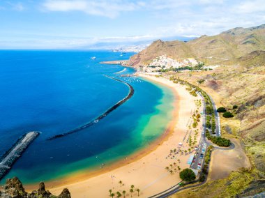 Teresitas görünümü Tenerife adasında plaj