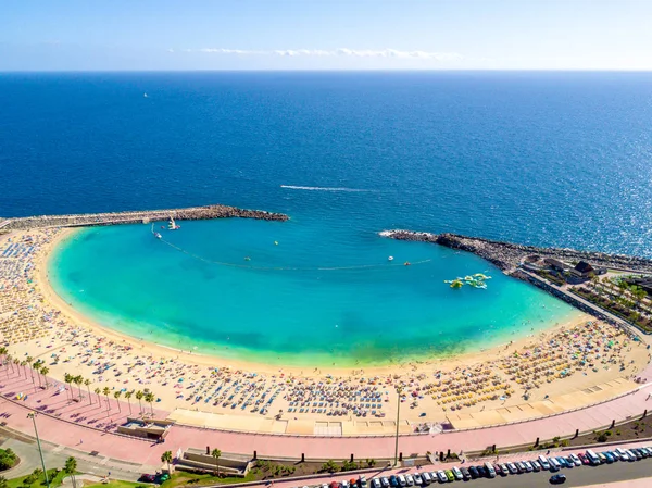 スペインのグラン カナリア島の海岸の他の崖とプラヤ アマドレス湾の美しい眺め 島の豪華な海岸 — ストック写真