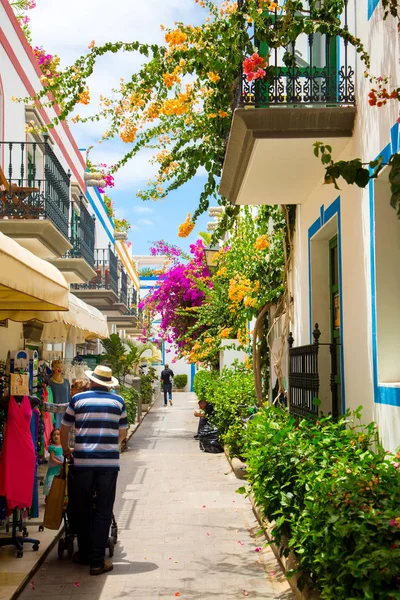 Straat in Puerto de Mogan stad — Stockfoto